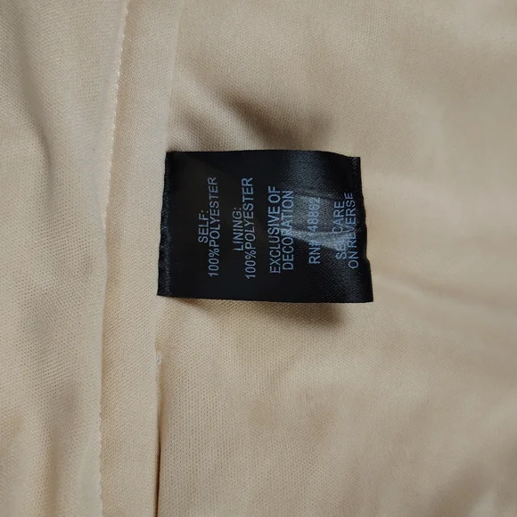 NWT Torrid Chiffon Foil One Shoulder Crop Top In Cream and Gold Combo 3X - Picture 8 of 8